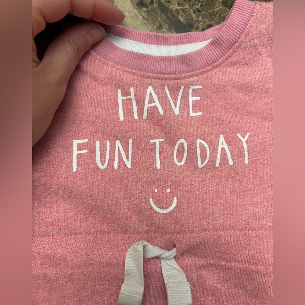 4/30$ H&M Pink Sweatshirt with Fun Print 12-18 months - Picture 3 of 5